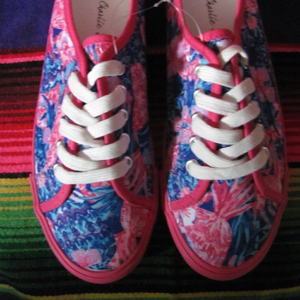 CHARLIE PAIGE  LADIES MULE‎ SNEAKERS  SIZE 9M NEW IN BOX  BRIGHT COLORS  M